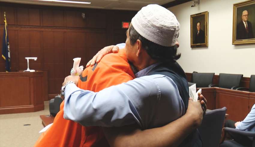  Muslim Father Forgives His Son’s Killer Then Hugs Him in Court